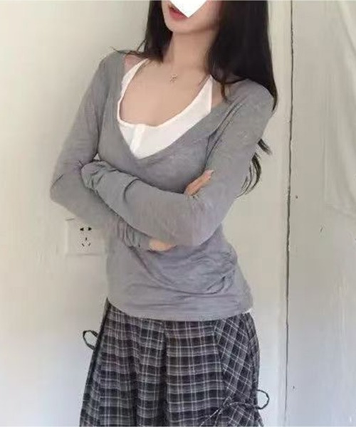 AsheKsha(アシクシャ)の「フェイク二重キャミソールVネックトップス(Tシャツ/カットソー・レディース・グレー・M)」の17枚目の写真