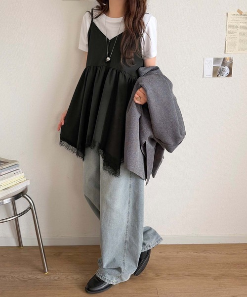 classicalelf(クラシカルエルフ)の「いつものコーデに、ひとさじの甘さ。重ねるだけで華やぐ。裾レースペプラムキャミソール(キャミソール・レディース・ブラック/アイボリー/ブラウン・SMALL/X-LARGE/LARGE/MEDIUM)」の13枚目の写真
