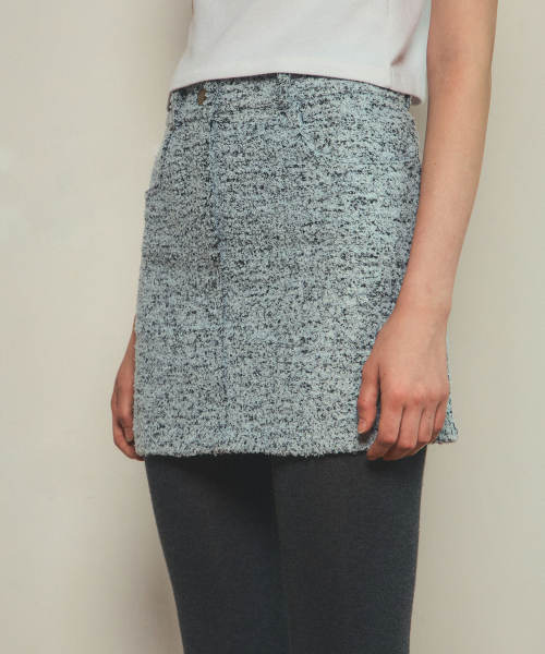 OURNOSTALGIA(アワー ノスタルジア)の「fur denim short skirt_Ice blue(スカート・レディース・スカイブルー・MEDIUM/SMALL)」の2枚目の写真
