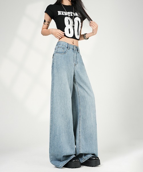 AMAJI(アマジ)の「テンセル 接触冷感 ワイドデニムパンツ(デニムパンツ・レディース・ライトブルー・SMALL/MEDIUM/LARGE/X-LARGE)」の2枚目の写真