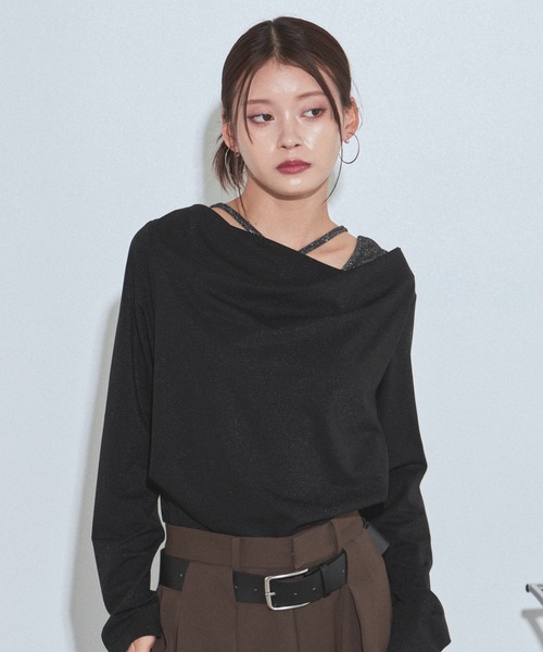 PAGEBOY(ページボーイ)の「ラメドレープカットロングスリーブ【ワンショルダー/オフショルダー着用可能】(Tシャツ/カットソー・レディース・ネイビー/ブラック/グレー・FREE)」の2枚目の写真