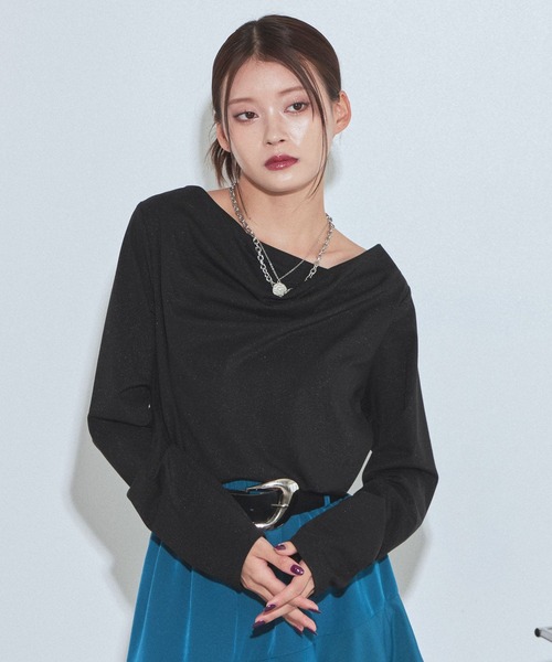 PAGEBOY(ページボーイ)の「ラメドレープカットロングスリーブ【ワンショルダー/オフショルダー着用可能】(Tシャツ/カットソー・レディース・ネイビー/ブラック/グレー・FREE)」の11枚目の写真