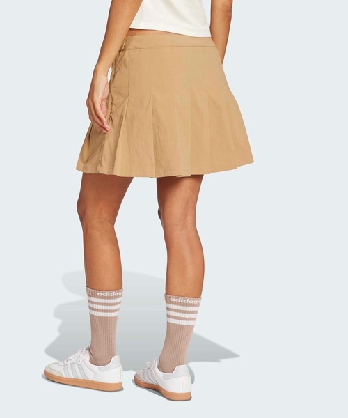 adidas(アディダス)の「プリーツスカート / アディダスオリジナルス adidas Originals(スカート・レディース・ベージュ・XX-LARGE/LARGE/MEDIUM/SMALL/X-LARGE/X-SMALL)」の2枚目の写真