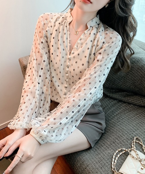 AMAJI(アマジ)の「メッシュ切替 Vネック 長袖シャツ(シャツ/ブラウス・レディース・ベージュ・X-LARGE/LARGE/MEDIUM/SMALL)」の2枚目の写真
