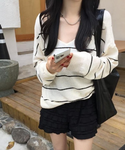 semplice(センプリチェ)の「カットソー【韓国ファッション】(Tシャツ/カットソー・レディース・ブルー/ベージュ・F)」の6枚目の写真