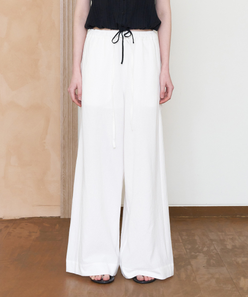 TTUDEMENT（トュードメント）の「RELAXED WIDE PANTS_WHITE（その他パンツ・レディース・その他・SMALL/MEDIUM）」の2枚目の写真