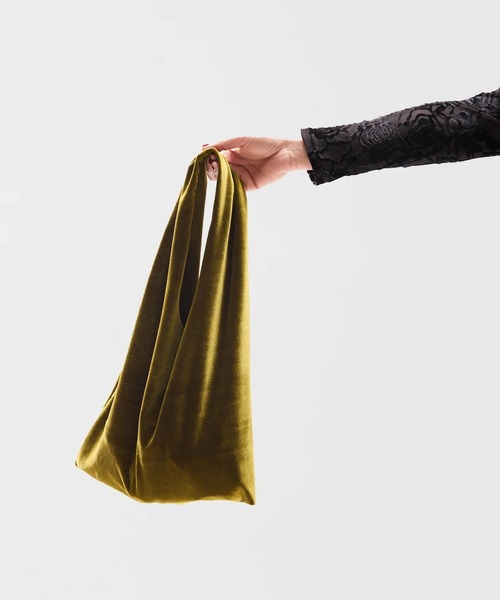 SIMONE WILD(シモーネワイルド)の「VELVET POUCH(ハンドバッグ・レディース・レッド/オリーブ/ブルー/ライトブルー/ワイン/ライトピンク/ライトグリーン・ONE SIZE)」の1枚目の写真