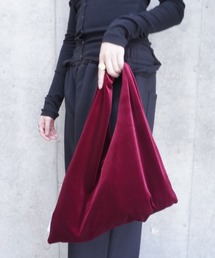 SIMONE WILD（シモーネワイルド）の「VELVET POUCH（ハンドバッグ）」