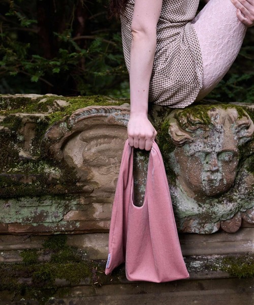 SIMONE WILD(シモーネワイルド)の「VELVET POUCH(ハンドバッグ・レディース・レッド/オリーブ/ブルー/ライトブルー/ワイン/ライトピンク/ライトグリーン・ONE SIZE)」の20枚目の写真