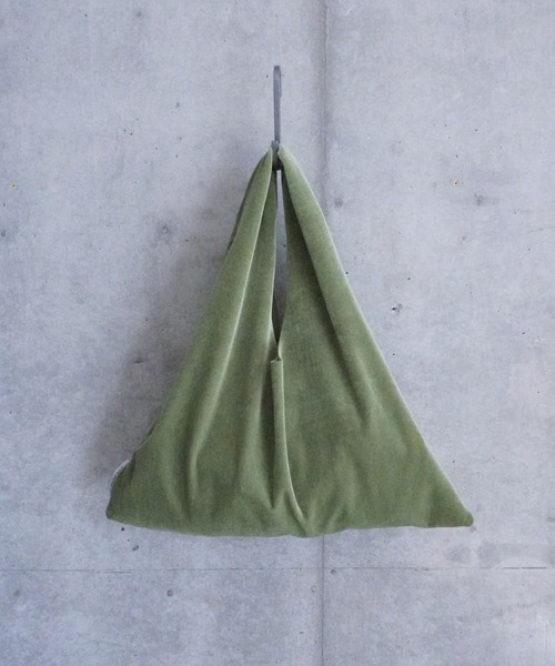 SIMONE WILD(シモーネワイルド)の「VELVET POUCH(ハンドバッグ・レディース・レッド/オリーブ/ブルー/ライトブルー/ワイン/ライトピンク/ライトグリーン・ONE SIZE)」の16枚目の写真