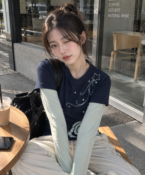 KKEEE（ケーケーイーイー）の「ラブリーナイトレイヤード長袖Tシャツ(2色)（Tシャツ/カットソー・レディース・ネイビー/ブラック・FREE）」の4枚目の写真
