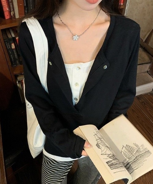 SHERU(シェル)の「フェイクレイヤード キーネックロンT ヘンリーネック(Tシャツ/カットソー・レディース・ブラック/ベージュ・M)」の15枚目の写真