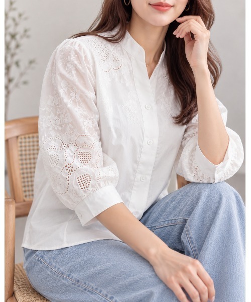 FAZVY(ファズビー)の「ナチュラルに品よく 刺繍デザイン白ブラウス(シャツ/ブラウス・レディース・ホワイト・L/M/S)」の7枚目の写真