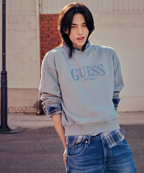 Guess（ゲス）の「【ヒョンジン 着用】 UNISEX Woven LS Shirt シャツ（シャツ/ブラウス・メンズ・ブルー/グレー・LARGE/X-LARGE/MEDIUM/ONE SIZE）」の2枚目の写真