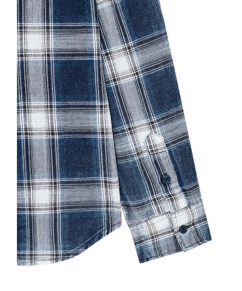 Guess（ゲス）の「【ヒョンジン 着用】 UNISEX Woven LS Shirt シャツ（シャツ/ブラウス・メンズ・ブルー/グレー・LARGE/X-LARGE/MEDIUM/ONE SIZE）」の5枚目の写真