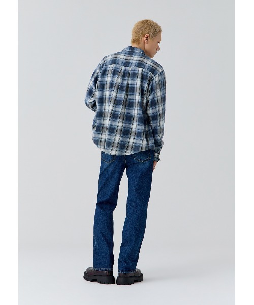 Guess（ゲス）の「【ヒョンジン 着用】 UNISEX Woven LS Shirt シャツ（シャツ/ブラウス・メンズ・ブルー/グレー・LARGE/X-LARGE/MEDIUM/ONE SIZE）」の19枚目の写真