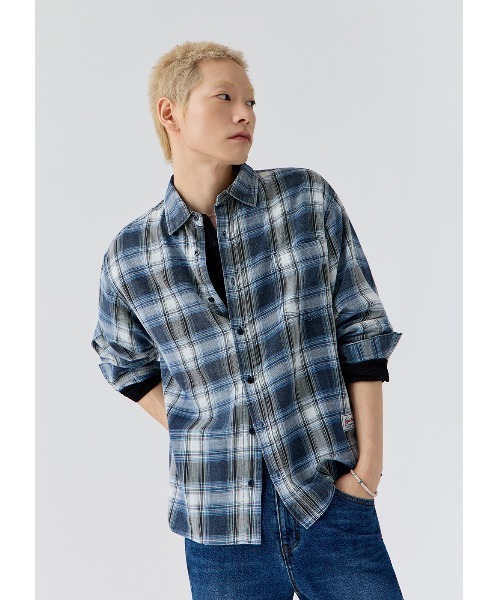 Guess（ゲス）の「【ヒョンジン 着用】 UNISEX Woven LS Shirt シャツ（シャツ/ブラウス・メンズ・ブルー/グレー・LARGE/X-LARGE/MEDIUM/ONE SIZE）」の20枚目の写真