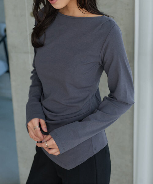 KOBE LETTUCE（コウベレタス）の「[ しっとりタッチ・UVカット ] 選べる2typeドレープトップス（Tシャツ/カットソー・レディース・チャコール/アイボリー系1/グレー系/ブラック系/アイボリー系/ブラウン系/ホワイト系/オフホワイト/ブラック/ブラウン・M/M1）」の5枚目の写真