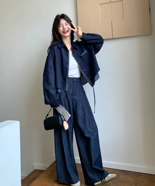 FAVORITO(ファヴォリート)の「デニムレイヤード風シャツトップスワイドパンツセットアップ(セットアップ・レディース・ダークブルー・S/M/L)」の13枚目の写真
