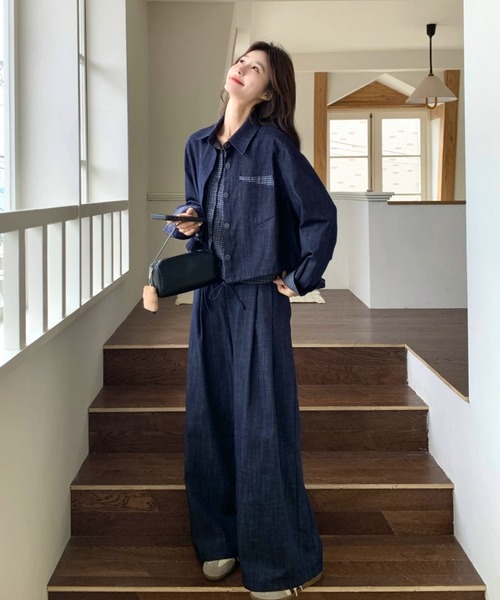FAVORITO(ファヴォリート)の「デニムレイヤード風シャツトップスワイドパンツセットアップ(セットアップ・レディース・ダークブルー・S/M/L)」の15枚目の写真