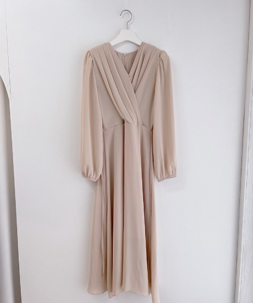 YUGA(ユーガ)の「YUGA_YGMC Korean-style V-neck pleated flare dress(ワンピース・レディース・オフホワイト/ライトブルー・FREE)」の17枚目の写真