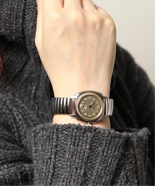 VAGUE WATCH CO.(ヴォーグウォッチカンパニー)の「VAGUE WATCH CO. Coussin Early Extension 32mm(アナログ腕時計・レディース・シルバー・FREE)」の6枚目の写真
