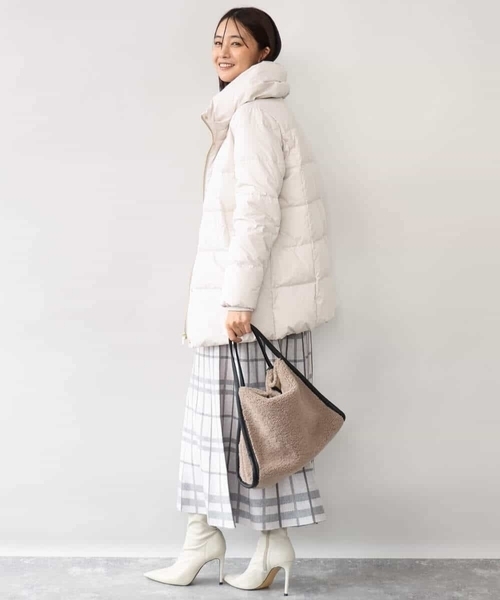 MK MICHEL KLEIN（エムケーミッシェルクラン）の「[撥水/リサイクルダウン]ベーシックタフタミドルダウンコート（ダウンジャケット/コート・レディース・アイボリー/ネイビー/ブラック/モカ・40/38）」の9枚目の写真