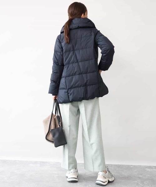 MK MICHEL KLEIN（エムケーミッシェルクラン）の「[撥水/リサイクルダウン]ベーシックタフタミドルダウンコート（ダウンジャケット/コート・レディース・アイボリー/ネイビー/ブラック/モカ・40/38）」の21枚目の写真