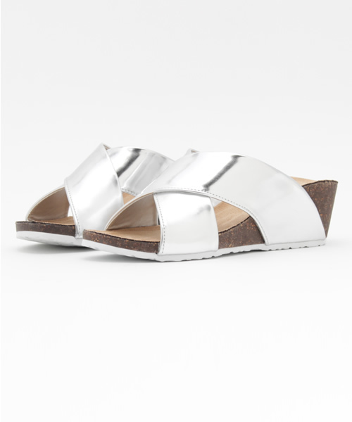 Re:EDIT（リエディ）の「クロスベルトタイプ足に優しい楽ちんウェッジソールサンダル/スリッパサンダル/リラックスサンダル/シューズ[Re:EDIT/リエディ]（サンダル・レディース・シルバー/ブラック/ブラック系その他/ネイビー/ホワイト系その他/ホワイト/マルチ/ライトホワイト/ウッド/パイソン/ライトブラック・X-LARGE/MEDIUM/SMALL/LARGE/XX-LARGE）」の9枚目の写真