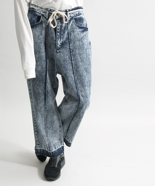 WEGO（ウィゴー）の「WEGO/センターラインデニムワイドパンツ（デニムパンツ・メンズ・ライトインディゴブルー/ブラック・LARGE/MEDIUM）」の2枚目の写真