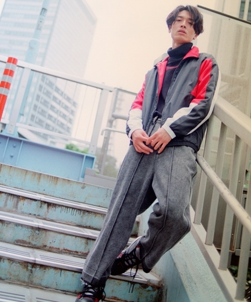 WEGO（ウィゴー）の「WEGO/センターラインデニムワイドパンツ（デニムパンツ・メンズ・ライトインディゴブルー/ブラック・LARGE/MEDIUM）」の14枚目の写真