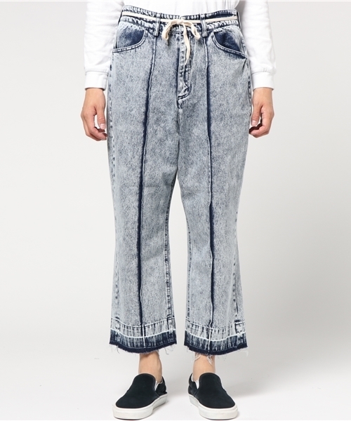 WEGO（ウィゴー）の「WEGO/センターラインデニムワイドパンツ（デニムパンツ・メンズ・ライトインディゴブルー/ブラック・LARGE/MEDIUM）」の13枚目の写真