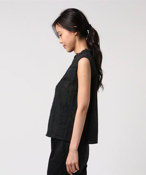 N.(N. Natural Beauty Basic)(エヌエヌナチュラルビューティーベーシック)の「ハイネックコットンレースブラウス(シャツ/ブラウス・レディース・ブラック/ホワイト・MEDIUM)」の3枚目の写真