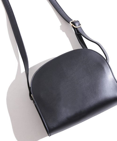 WEGO（ウィゴー）の「WEGO/ハーフムーンショルダーバッグ（ショルダーバッグ・レディース・ブラック/ブラウン・FREE）」の2枚目の写真