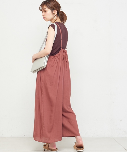 natural couture（ナチュラルクチュール）の「ギャザー×後ろレースアップサロペ（ワンピース・レディース・ブラック/ベージュ/レンガ・FREE）」の3枚目の写真