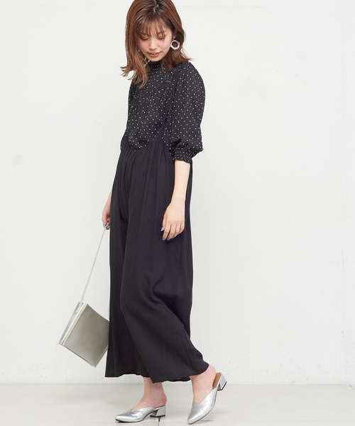 natural couture（ナチュラルクチュール）の「ギャザー×後ろレースアップサロペ（ワンピース・レディース・ブラック/ベージュ/レンガ・FREE）」の4枚目の写真