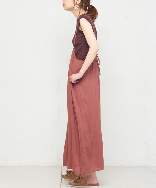 natural couture（ナチュラルクチュール）の「ギャザー×後ろレースアップサロペ（ワンピース・レディース・ブラック/ベージュ/レンガ・FREE）」の14枚目の写真