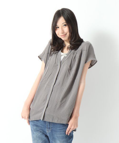 GLOBAL WORK(グローバルワーク)の「【GLOBAL WORK】ギャザープリントブラウス/半袖(シャツ/ブラウス・レディース・ブルー/イエロー/その他/グリーン/グリーン系その他/パープル系その他/イエロー系その他/ホワイト系その他/ネイビー/パープル/グレー/ピンク/ホワイト・MEDIUM/LARGE)」の4枚目の写真