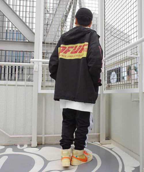 rovtski（ロフトスキー）の「2019 HARDNYLON HOOD COACH JKT /ハードナイロンフードコーチジャケット（ブルゾン・メンズ・ブラック/イエロー・FREE）」の4枚目の写真