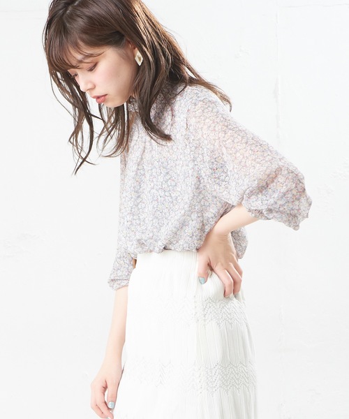 natural couture(ナチュラルクチュール)の「プチハイシャーリングブラウス(シャツ/ブラウス・レディース・ホワイト系その他/ベージュ/ホワイト/オフホワイト/サックスブルー・FREE)」の5枚目の写真