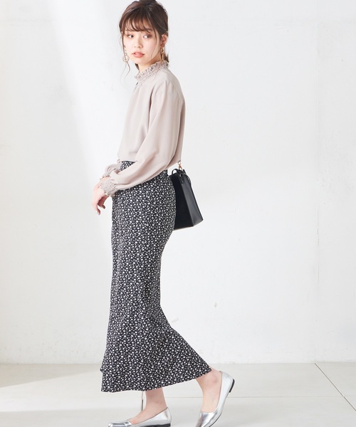 natural couture(ナチュラルクチュール)の「プチハイシャーリングブラウス(シャツ/ブラウス・レディース・ホワイト系その他/ベージュ/ホワイト/オフホワイト/サックスブルー・FREE)」の17枚目の写真