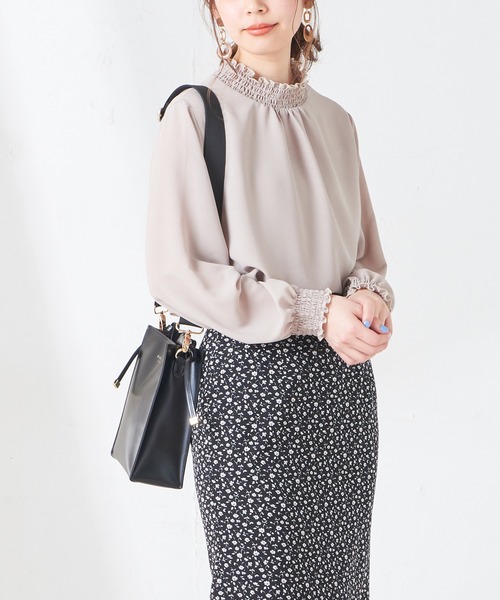 natural couture(ナチュラルクチュール)の「プチハイシャーリングブラウス(シャツ/ブラウス・レディース・ホワイト系その他/ベージュ/ホワイト/オフホワイト/サックスブルー・FREE)」の20枚目の写真