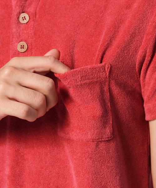 BEAMS(ビームス)の「○BEAMS / ピグメントパイル ポロシャツ(ポロシャツ・メンズ・レッド/インディゴブルー・MEDIUM/LARGE/SMALL)」の11枚目の写真