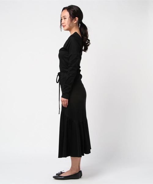 ESTNATION（エストネーション）の「ESTNATION / スムースティアードジャージーワンピース（ワンピース・レディース・ブラック/カーキ・38）」の4枚目の写真