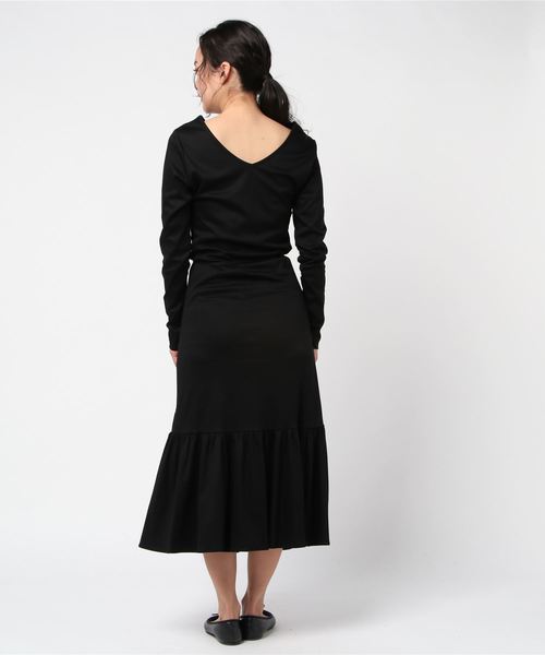 ESTNATION（エストネーション）の「ESTNATION / スムースティアードジャージーワンピース（ワンピース・レディース・ブラック/カーキ・38）」の3枚目の写真