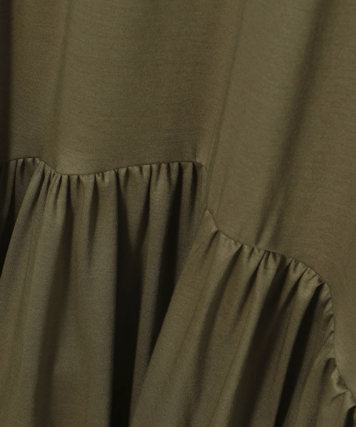 ESTNATION（エストネーション）の「ESTNATION / スムースティアードジャージーワンピース（ワンピース・レディース・ブラック/カーキ・38）」の5枚目の写真