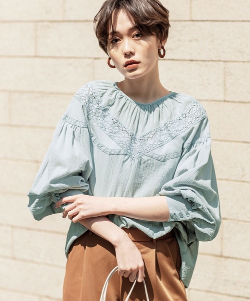 GeeRA（ジーラ）の「レース切替ブラウス（シャツ/ブラウス・レディース・ブルー/ブラック/ホワイト・SMALL/X-LARGE/MEDIUM/LARGE/XX-LARGE）」の3枚目の写真