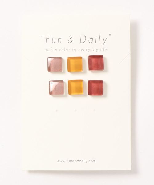 Fun & Daily(ファンアンドデイリー)の「F&D : カラーブロック・3セットピアス(ピアス(両耳用)・レディース・パープル/ブラウン/イエロー/ブルー/グリーン・FREE)」の3枚目の写真