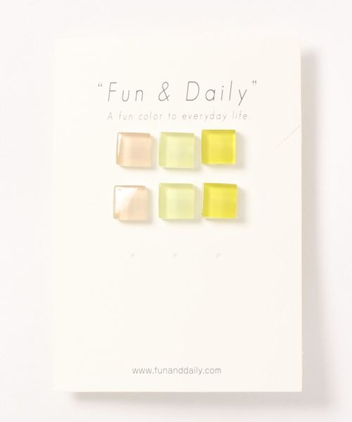 Fun & Daily(ファンアンドデイリー)の「F&D : カラーブロック・3セットピアス(ピアス(両耳用)・レディース・パープル/ブラウン/イエロー/ブルー/グリーン・FREE)」の5枚目の写真