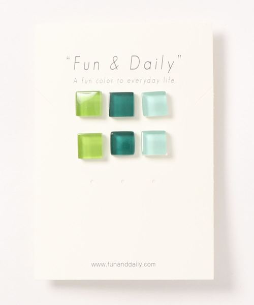 Fun & Daily(ファンアンドデイリー)の「F&D : カラーブロック・3セットピアス(ピアス(両耳用)・レディース・パープル/ブラウン/イエロー/ブルー/グリーン・FREE)」の4枚目の写真